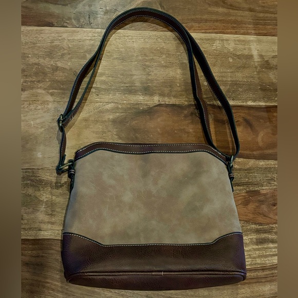 BOC Taupe Purse with Convertible Strap and Cell Phone Power Bank, Like New!! - Picture 3 of 13